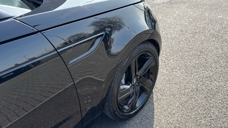 Land Rover Discovery 3.0 D300 Dynamic SE 5dr Auto Diesel Station Wagon